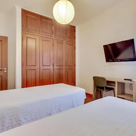 Vivenda Pereiras Com 2 Quartos Em Hébergement de vacances