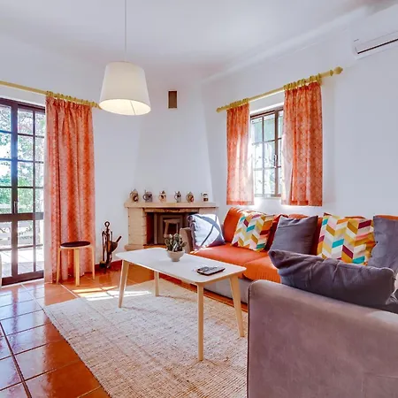 Vivenda Pereiras Com 2 Quartos Em Hébergement de vacances Quarteira