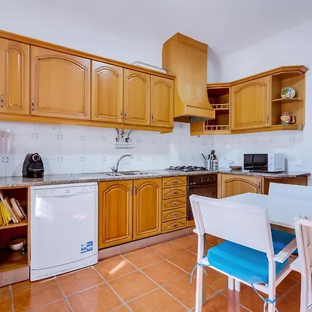 Semesterbostad Vivenda Pereiras Com 2 Quartos Em Quarteira