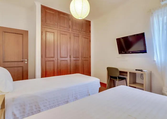 Vivenda Pereiras Com 2 Quartos Em Hébergement de vacances